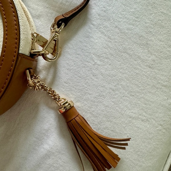 MK Small Canteen Crossbody Round Bag Purse - Picture 4 of 15